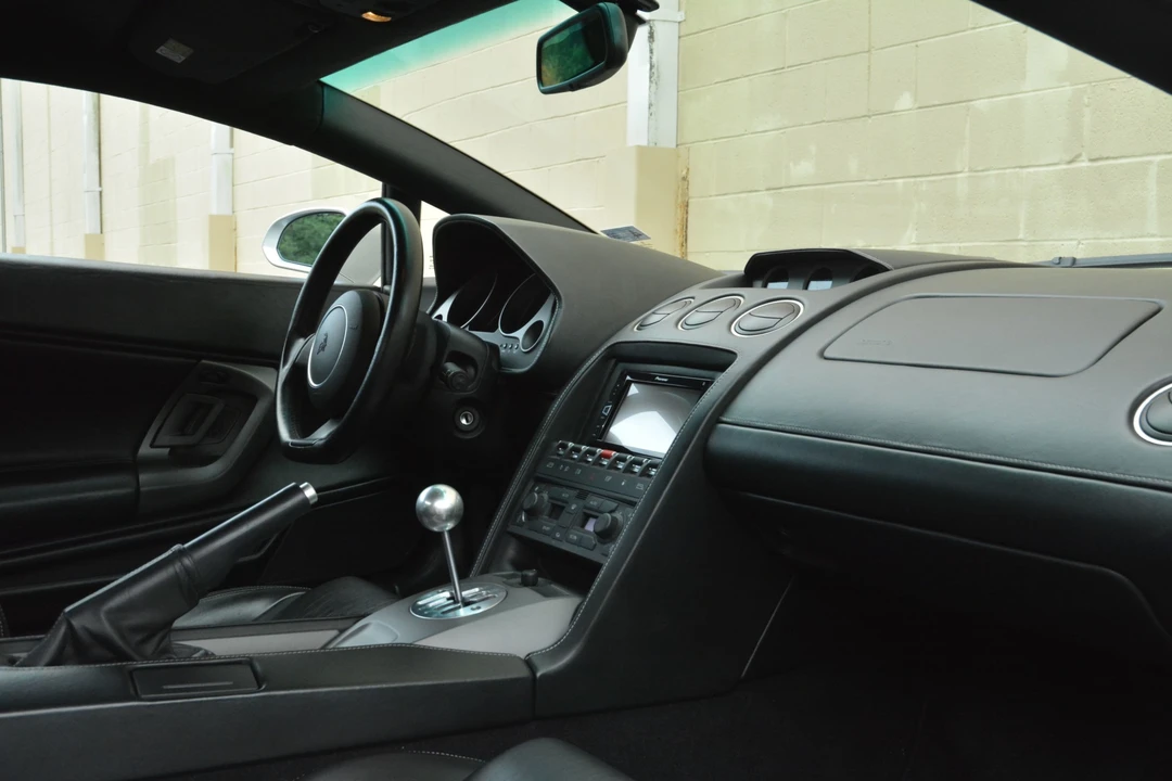 2004 Lamborghini Gallardo - Image 28 of 31