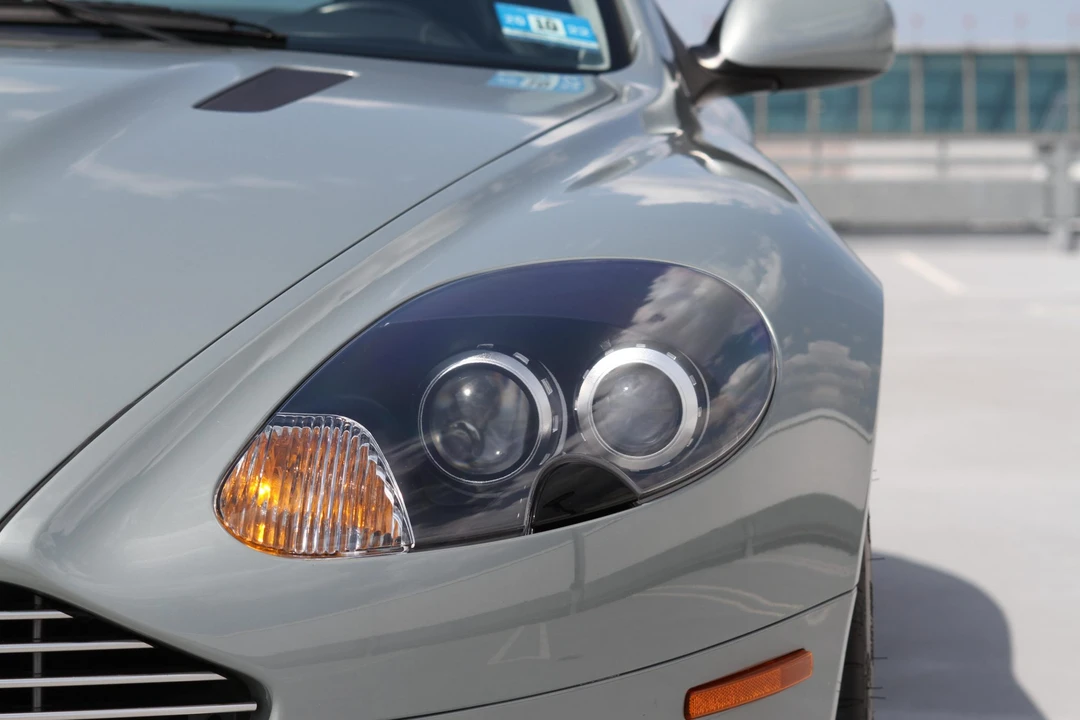2005 Aston Martin DB9 - Image 19 of 31