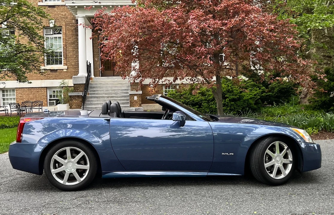 2005 Cadillac XLR - Image 18 of 31