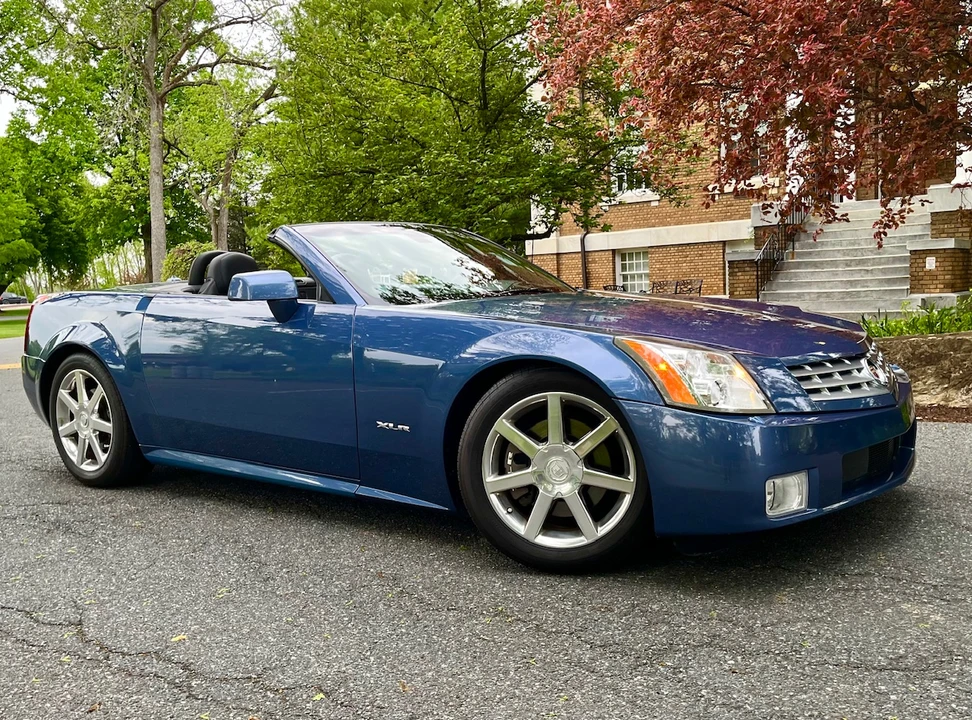 2005 Cadillac XLR - Image 22 of 31