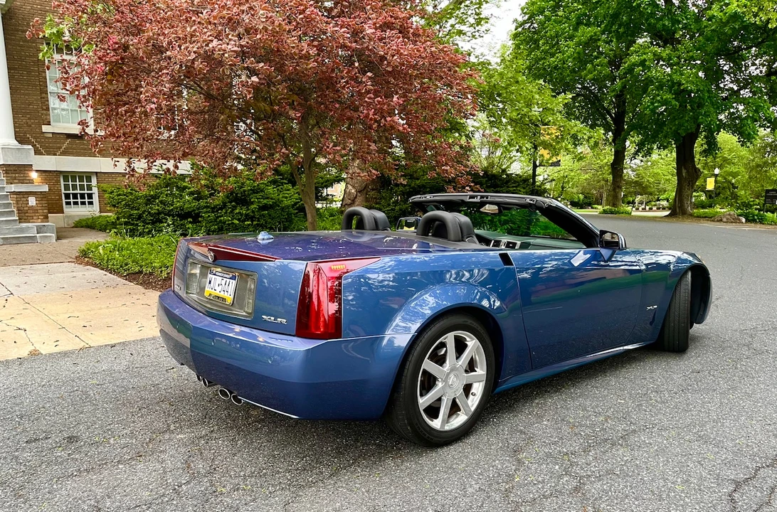 2005 Cadillac XLR - Image 14 of 31