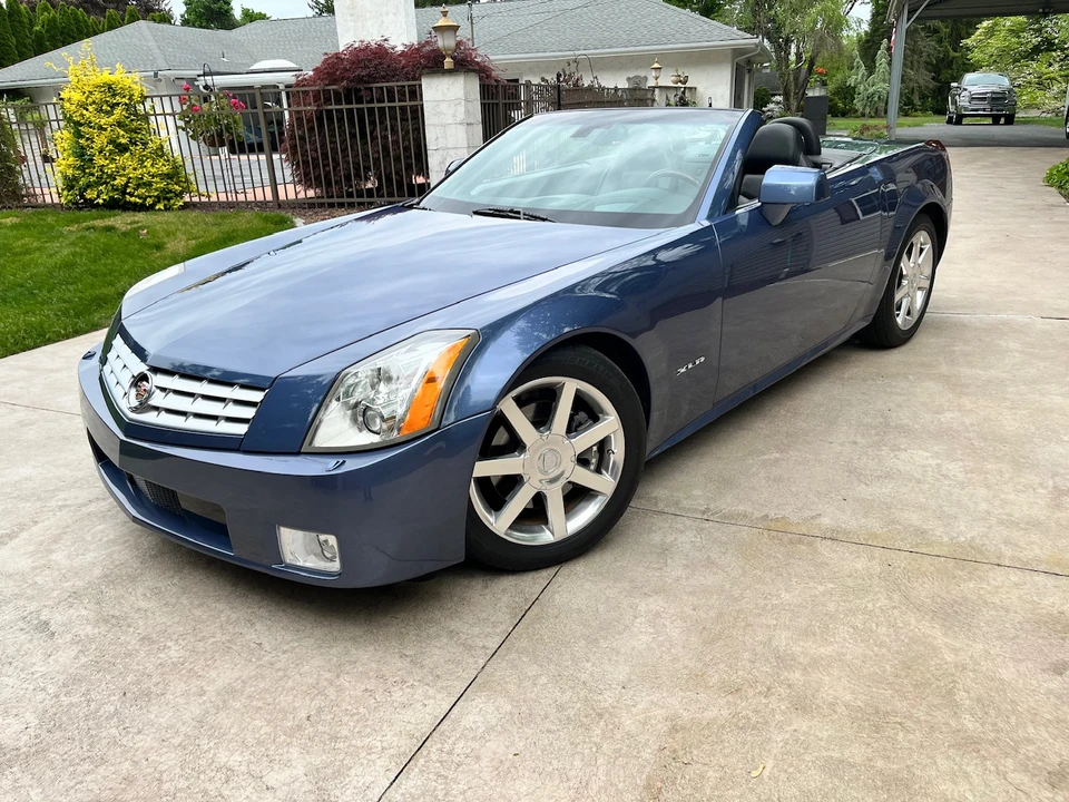2005 Cadillac XLR - Image 5 of 31
