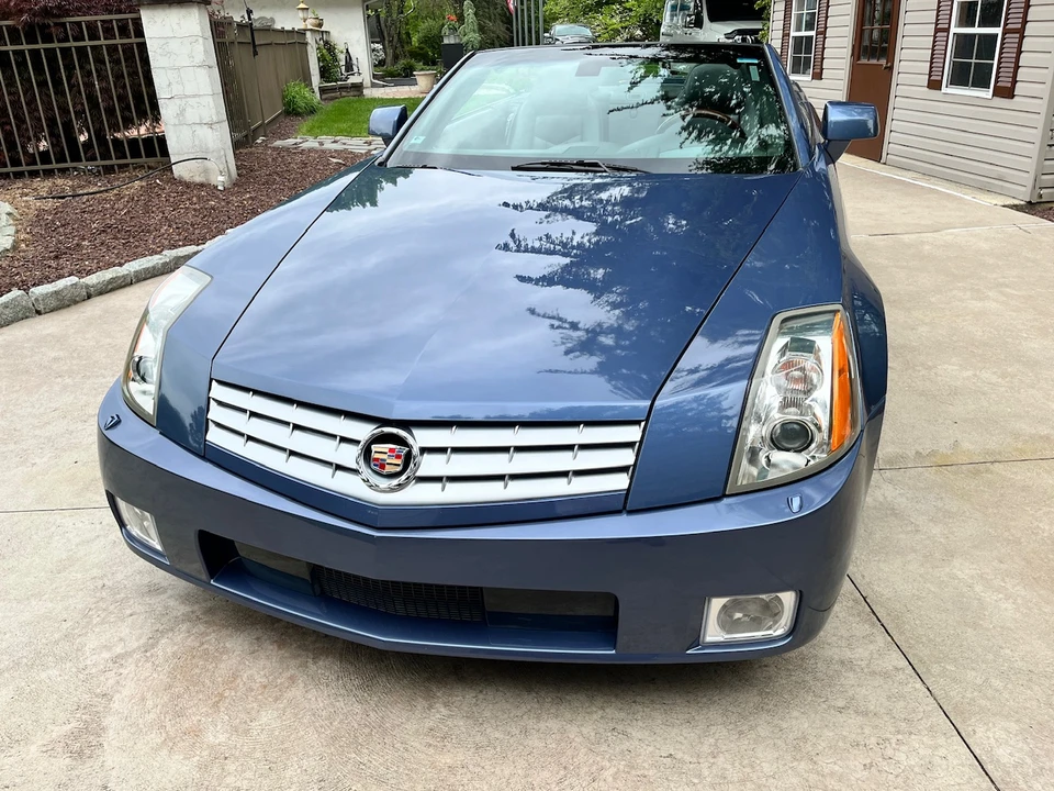 2005 Cadillac XLR - Image 3 of 31