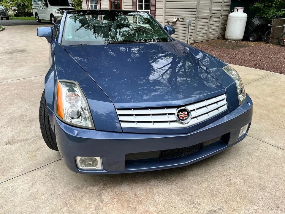 2005 Cadillac XLR - Image 2 of 31