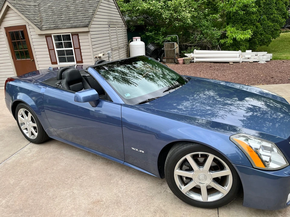 2005 Cadillac XLR - Image 23 of 31