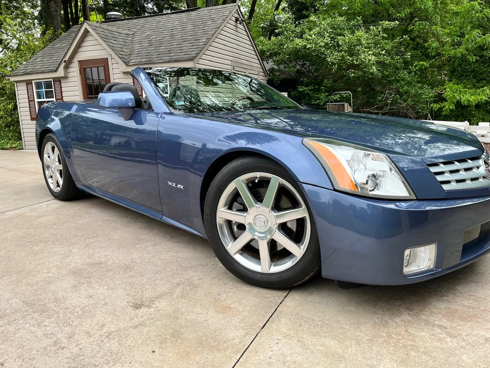 2005 Cadillac XLR - Image 25 of 31