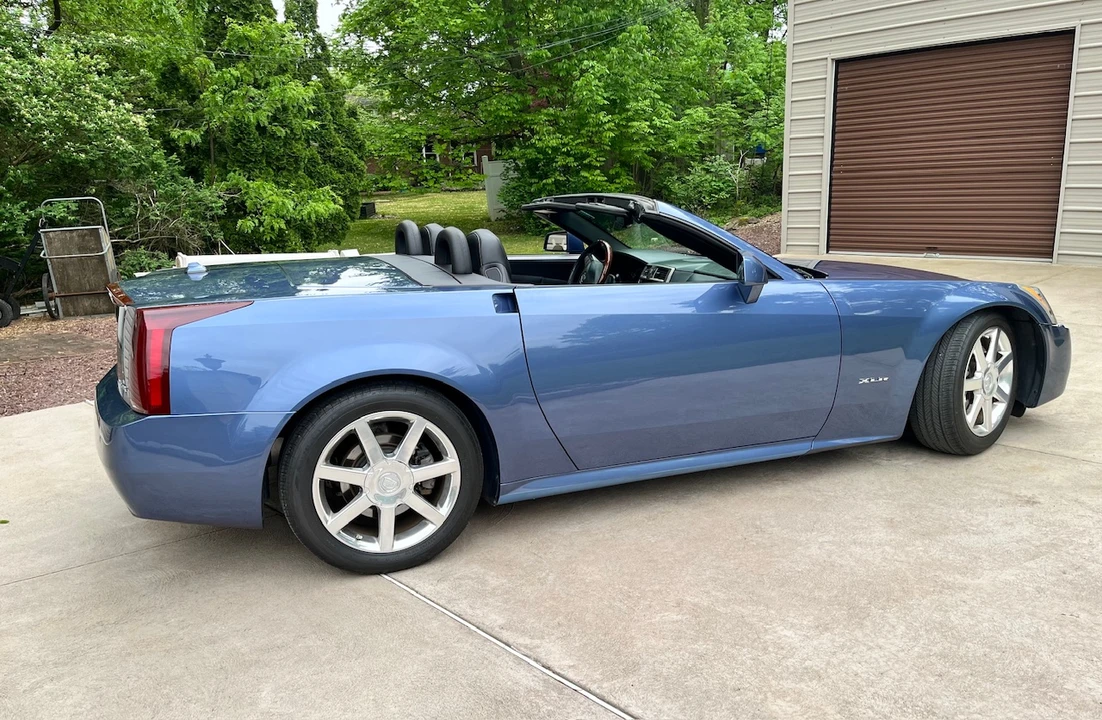 2005 Cadillac XLR - Image 16 of 31