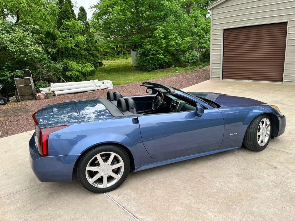 2005 Cadillac XLR - Image 17 of 31