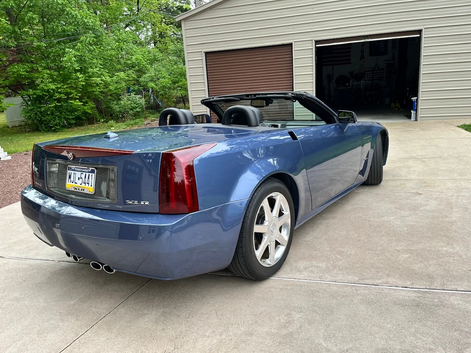 2005 Cadillac XLR - Image 13 of 31