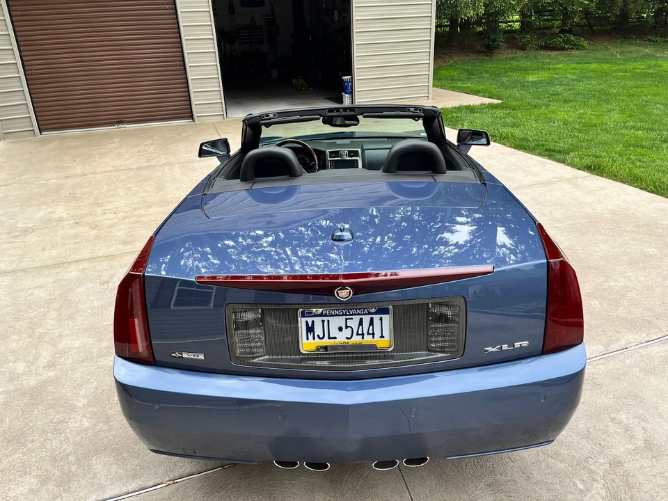 2005 Cadillac XLR - Image 11 of 31