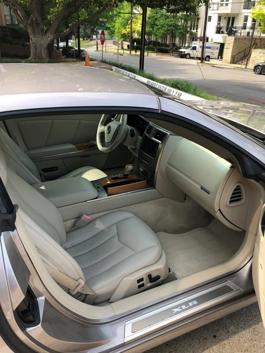 2005 Cadillac XLR - Image 17 of 31