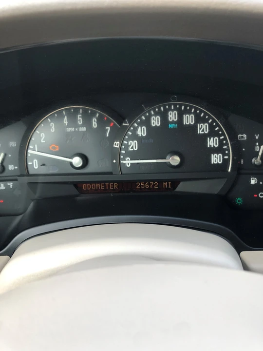 2005 Cadillac XLR - Image 18 of 31