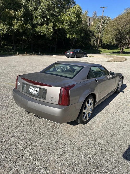 2005 Cadillac XLR - Image 7 of 31