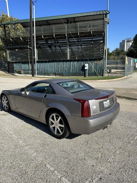 2005 Cadillac XLR - Image 5 of 31