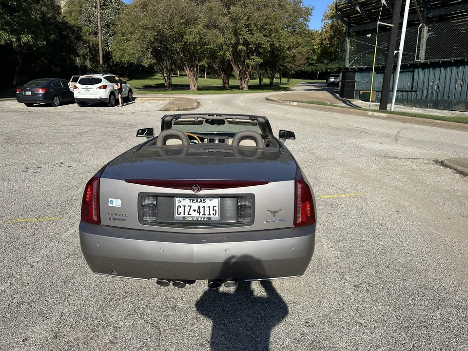 2005 Cadillac XLR - Image 11 of 31