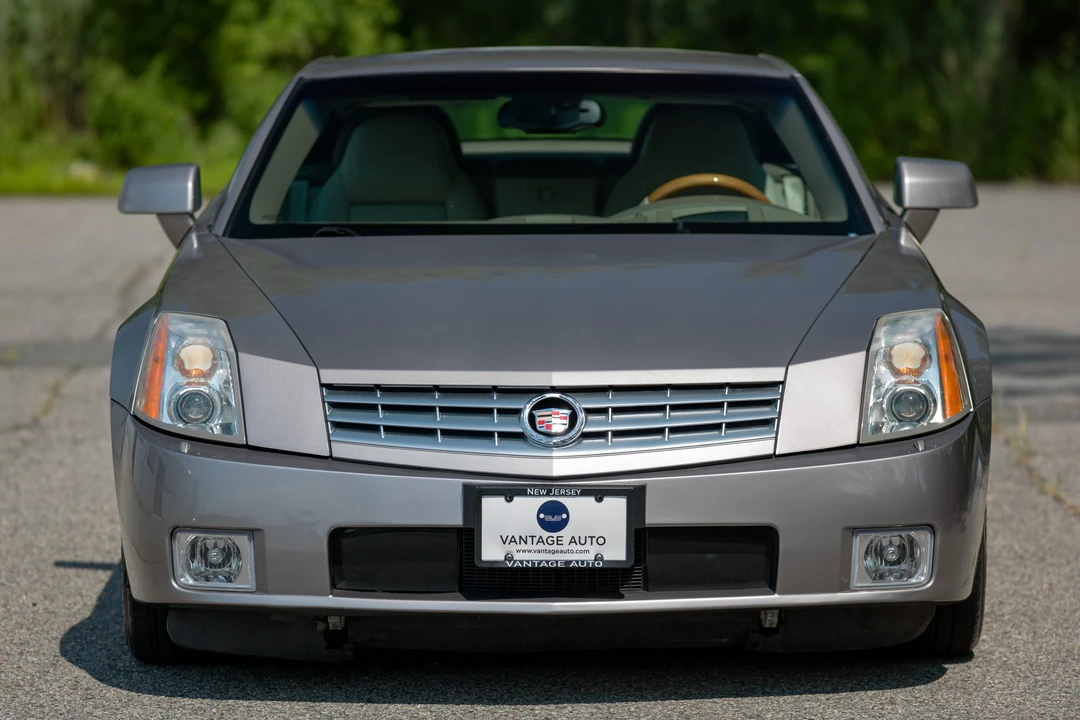 2005 Cadillac XLR - Image 28 of 31