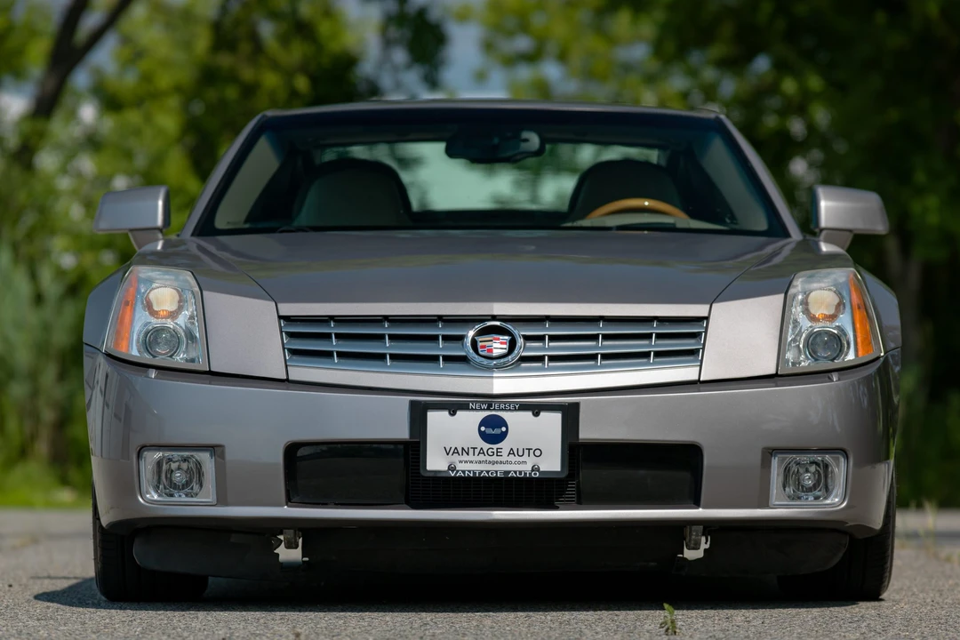 2005 Cadillac XLR - Image 27 of 31