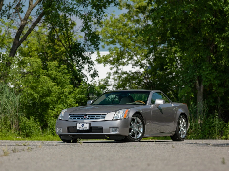 2005 Cadillac XLR - Image 2 of 31