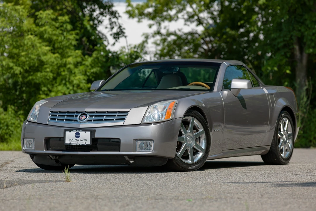 2005 Cadillac XLR - Image 4 of 31