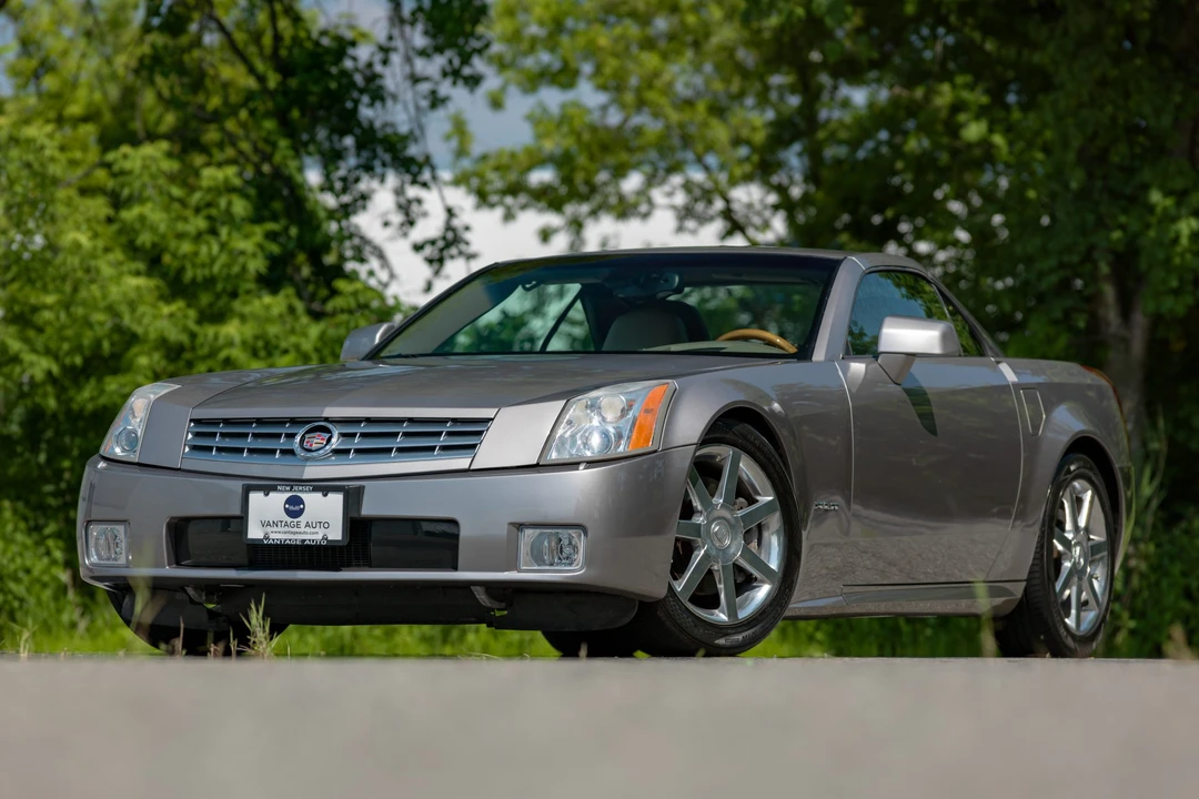 2005 Cadillac XLR - Image 6 of 31