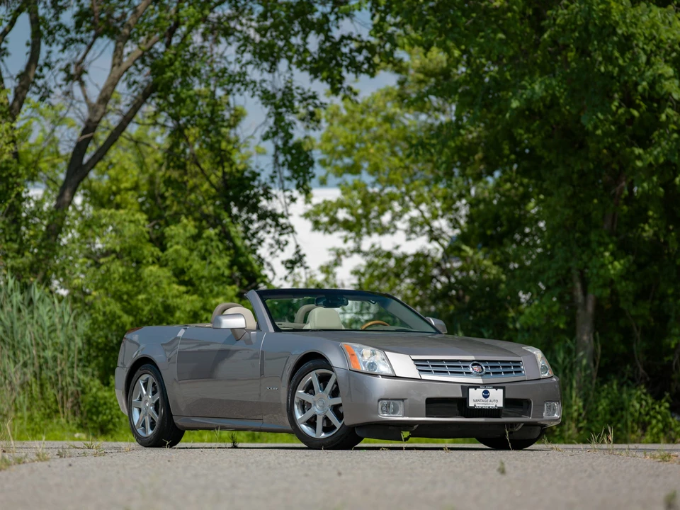 2005 Cadillac XLR - Image 21 of 31