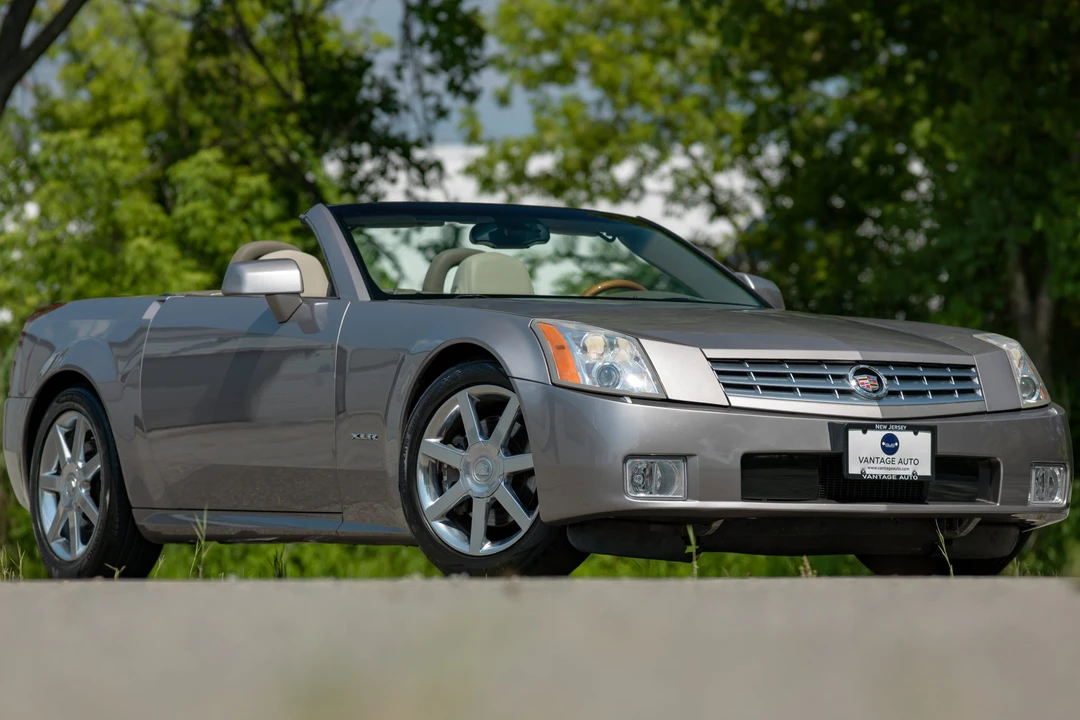 2005 Cadillac XLR - Image 24 of 31