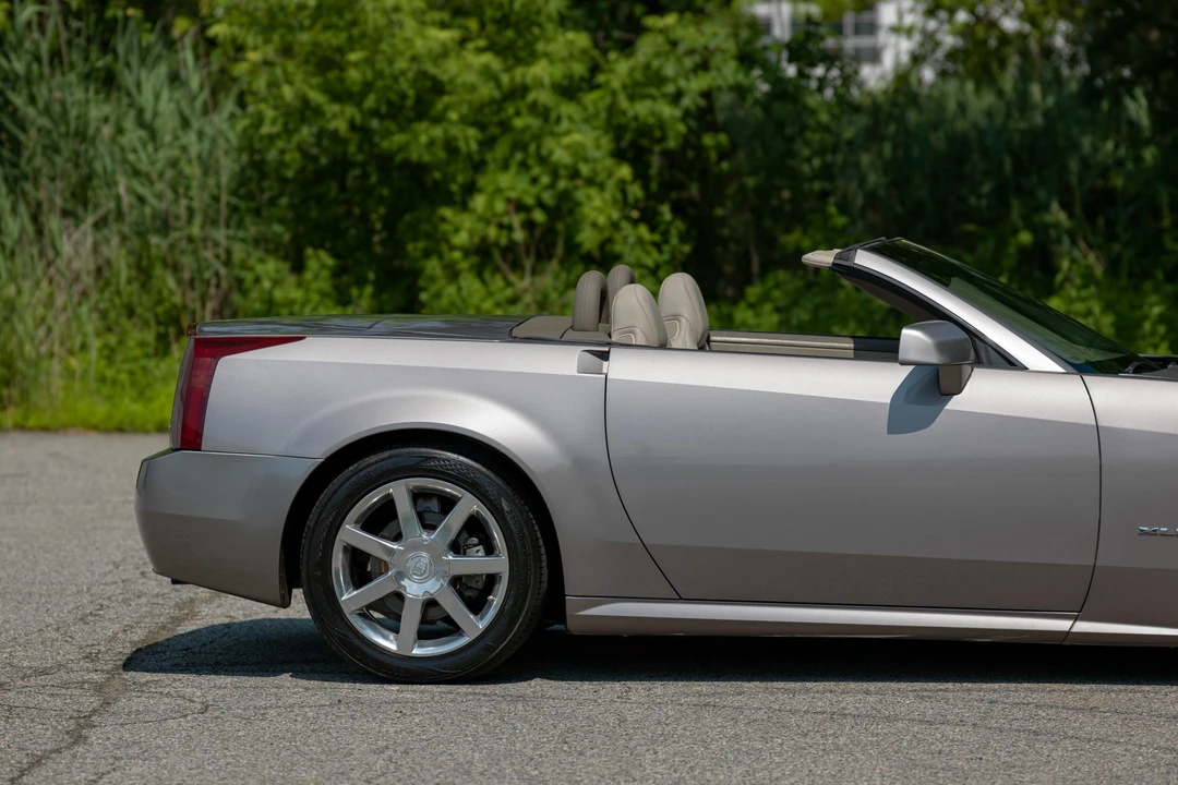 2005 Cadillac XLR - Image 31 of 31