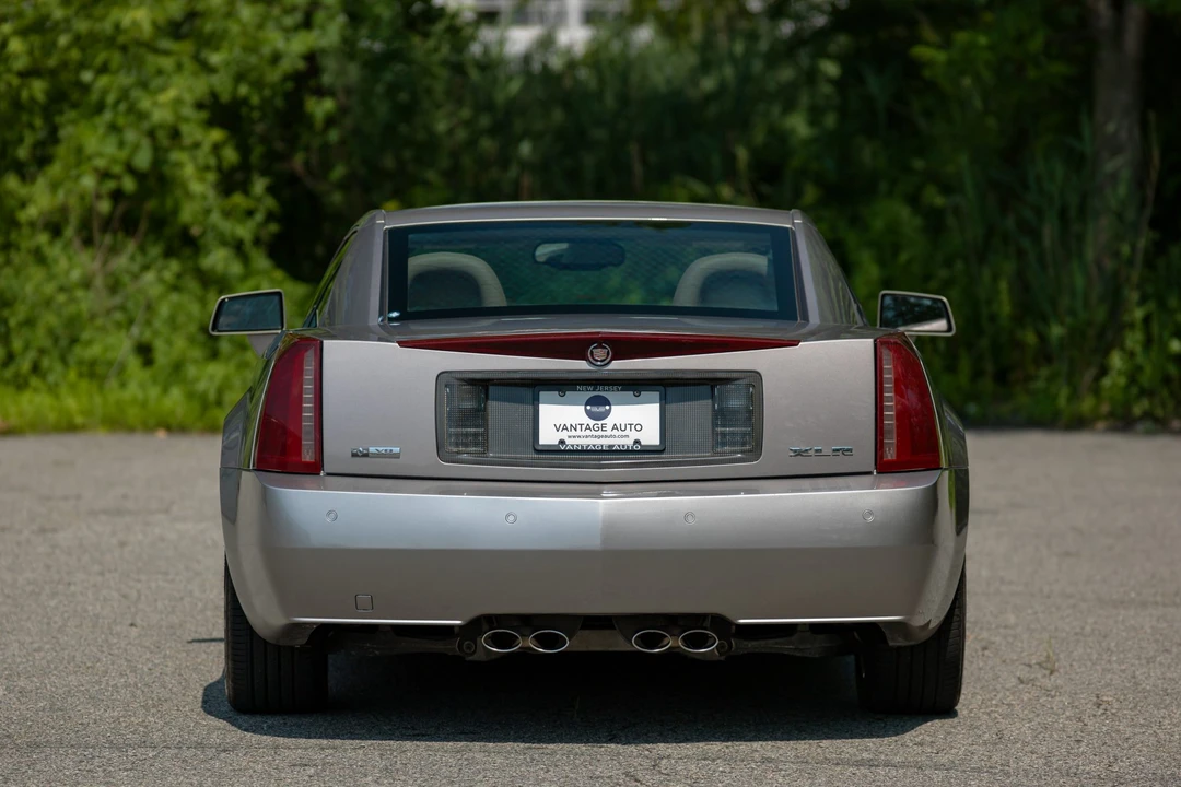 2005 Cadillac XLR - Image 12 of 31