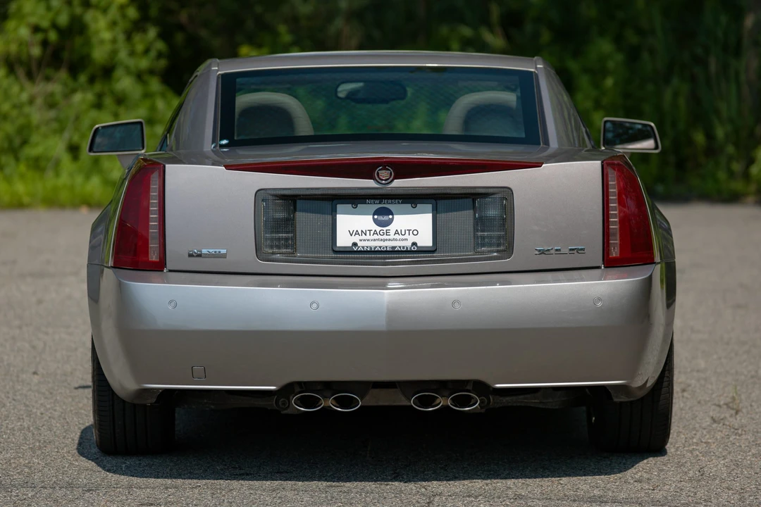 2005 Cadillac XLR - Image 15 of 31