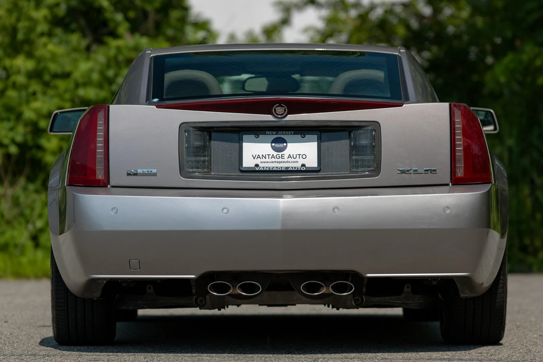 2005 Cadillac XLR - Image 14 of 31
