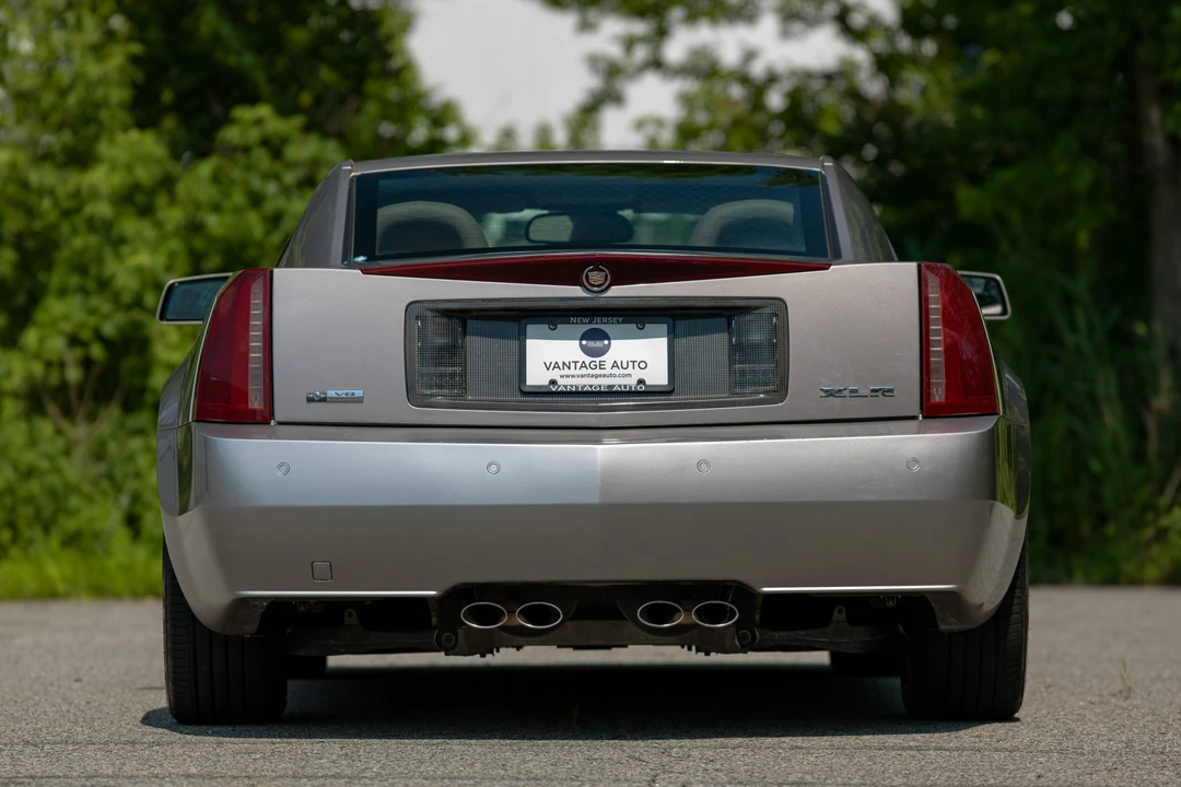 2005 Cadillac XLR - Image 13 of 31