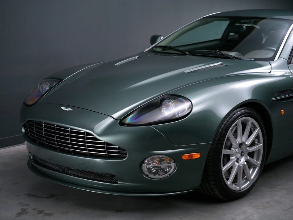 2006 Aston Martin Vanquish 1st Gen - Image 27 of 31