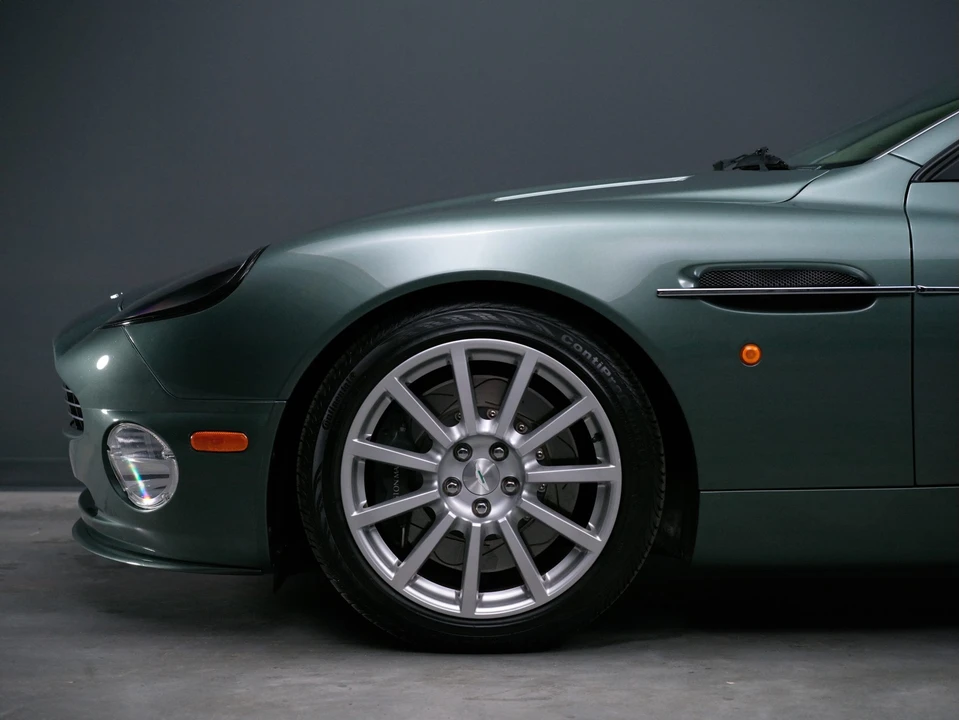 2006 Aston Martin Vanquish 1st Gen - Image 30 of 31