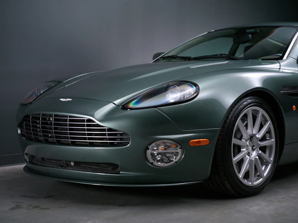 2006 Aston Martin Vanquish 1st Gen - Image 28 of 31