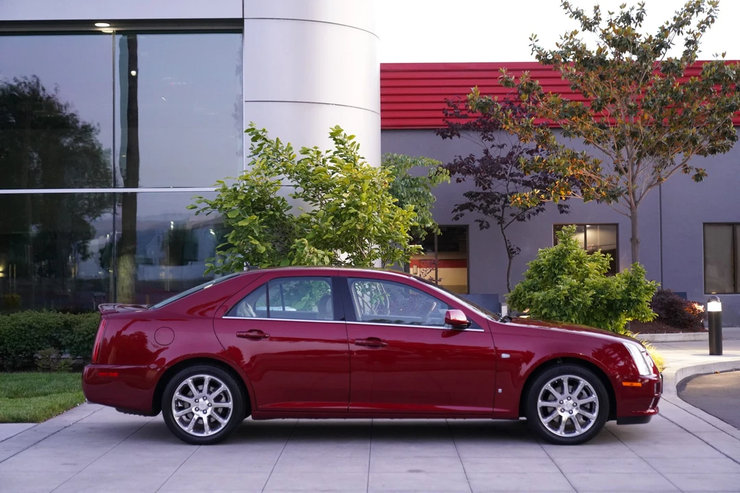 2006 Cadillac STS-V - Image 8 of 31