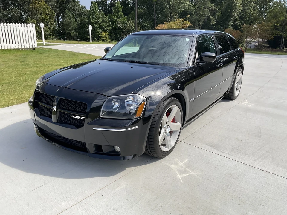 2006 Dodge Magnum SRT8 2nd Gen - Image 2 of 31