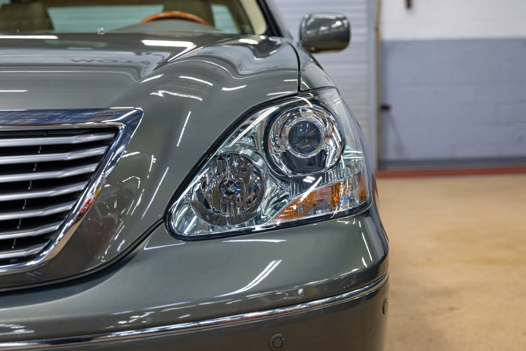 2006 Lexus LS 3rd Gen - Image 16 of 31