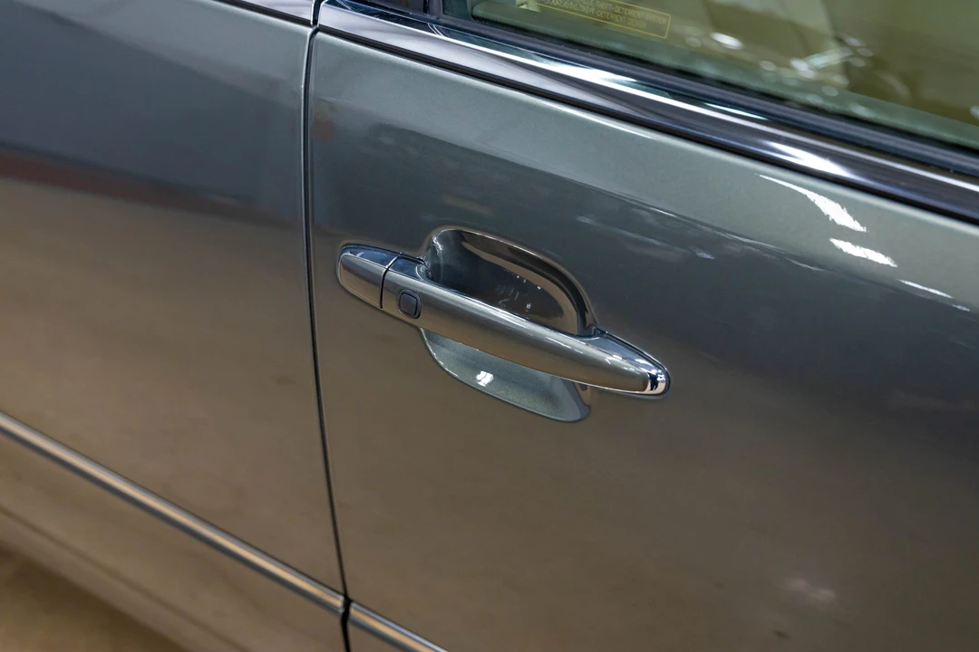 2006 Lexus LS 3rd Gen - Image 19 of 31