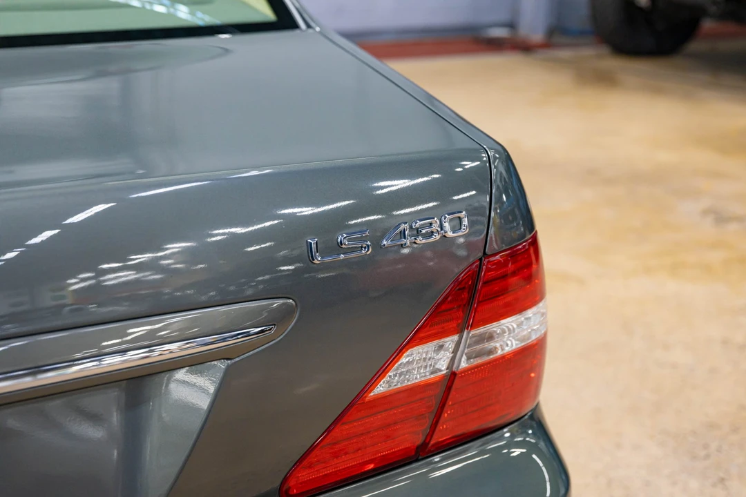 2006 Lexus LS 3rd Gen - Image 21 of 31