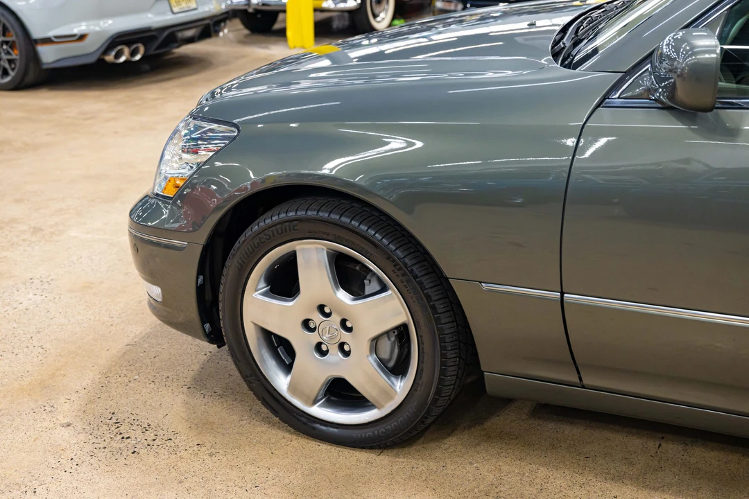 2006 Lexus LS 3rd Gen - Image 25 of 31