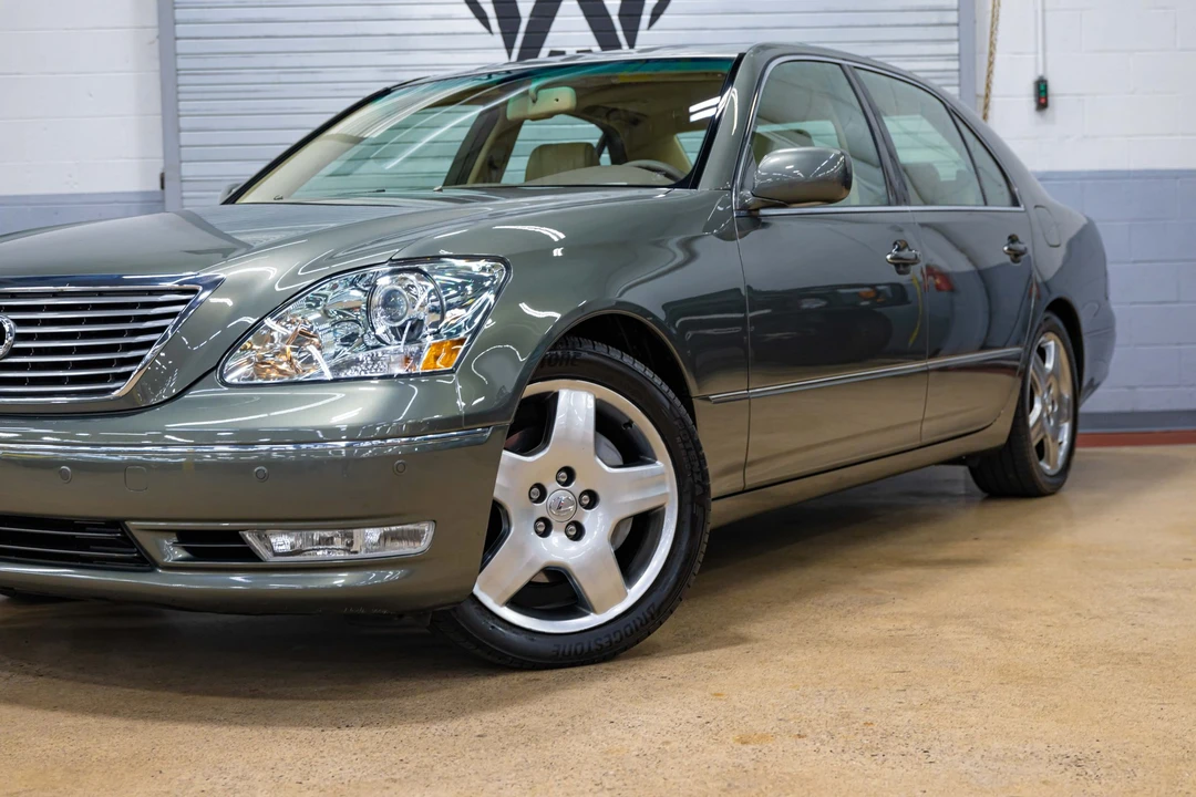 2006 Lexus LS 3rd Gen - Image 10 of 31