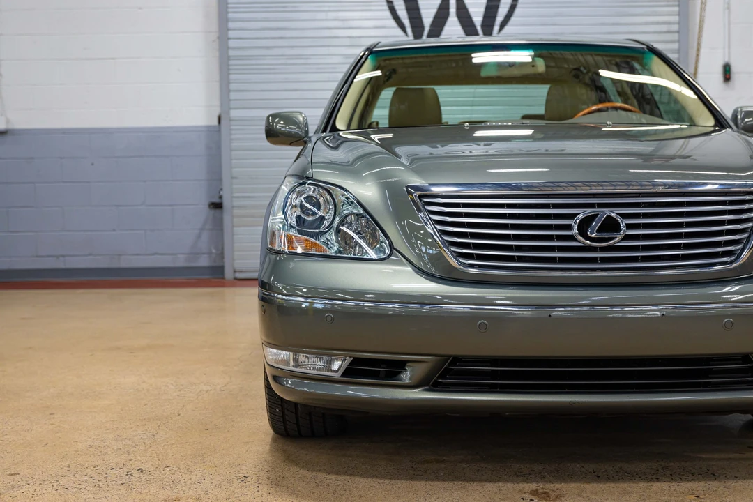 2006 Lexus LS 3rd Gen - Image 15 of 31