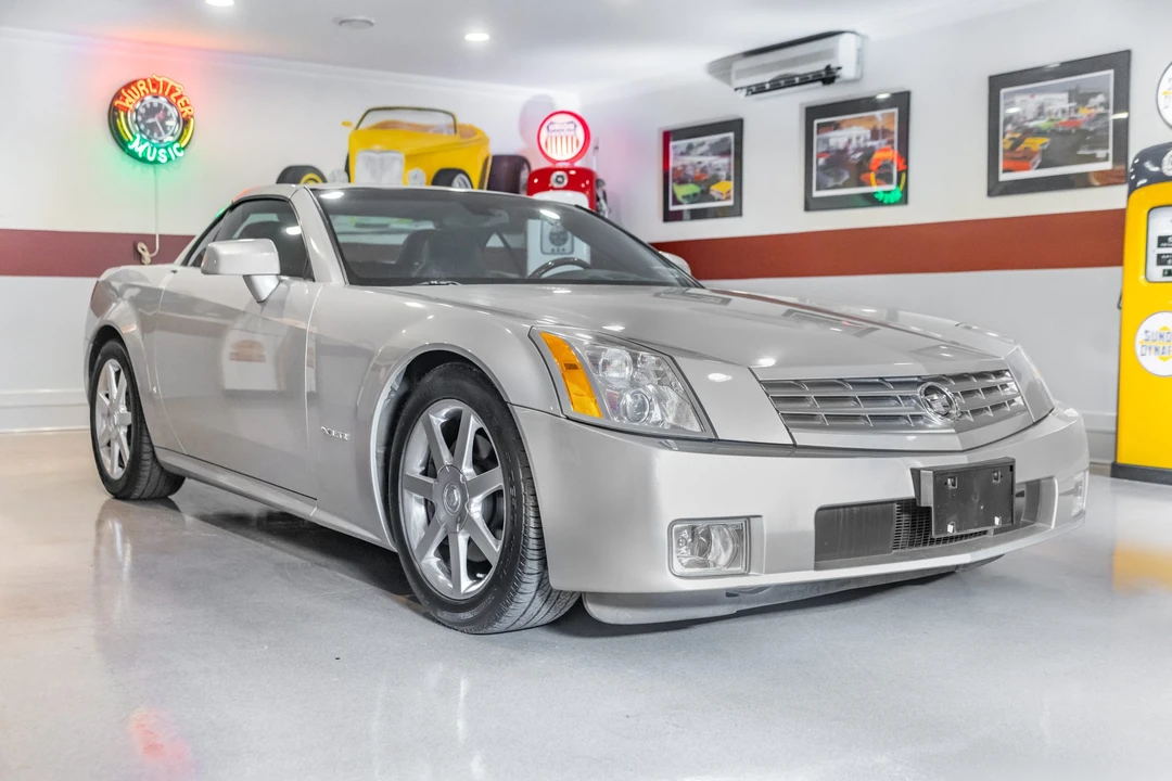 2007 Cadillac XLR - Image 8 of 31