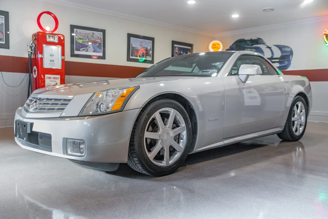 2007 Cadillac XLR - Image 2 of 31