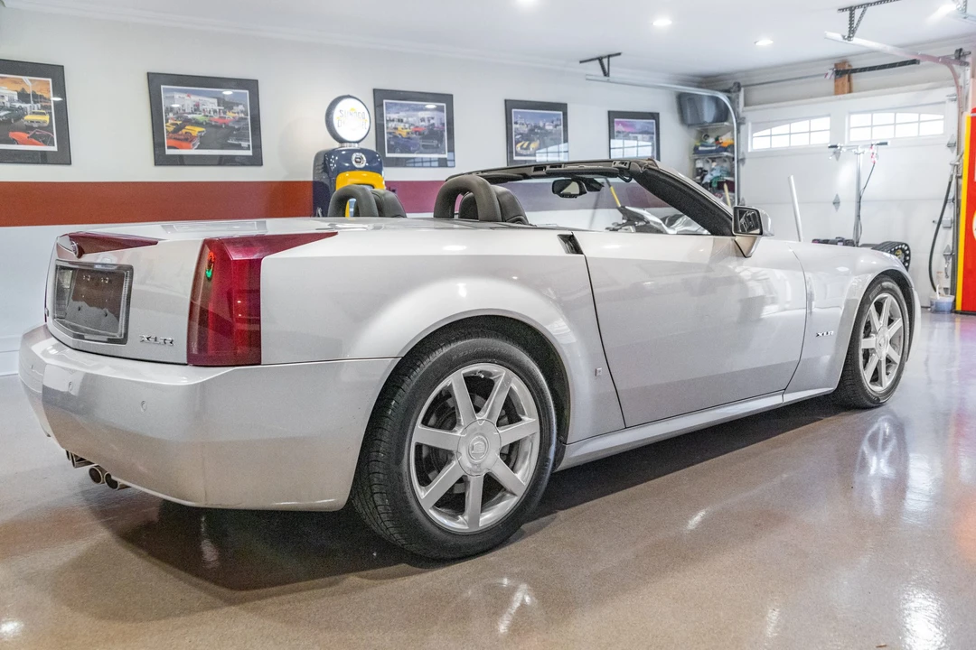 2007 Cadillac XLR - Image 15 of 31