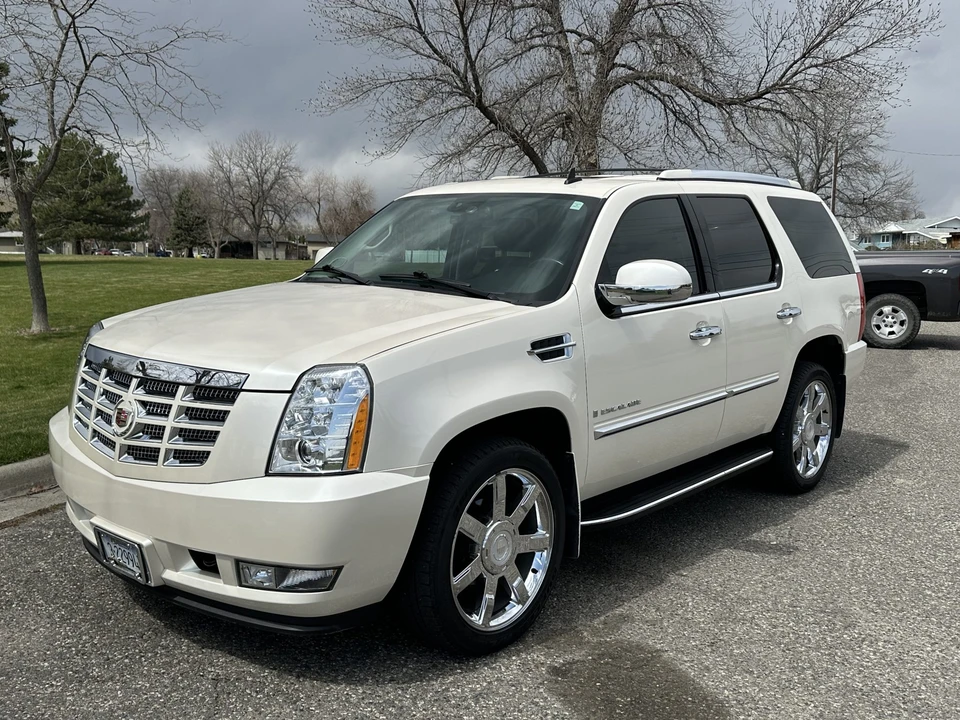 2008 Cadillac Escalade & EXT 3rd Gen - Image 2 of 31