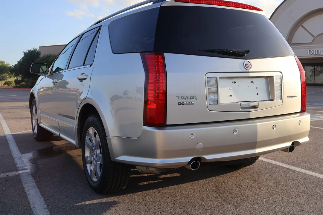 2008 Cadillac SRX - Image 16 of 31