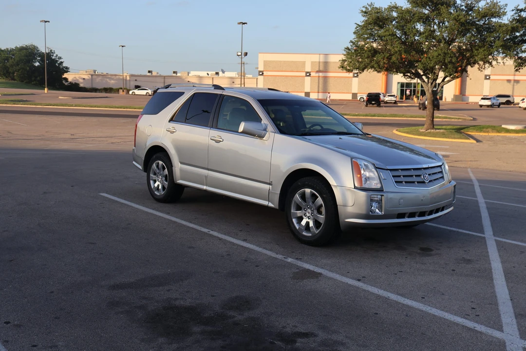 2008 Cadillac SRX - Image 24 of 31
