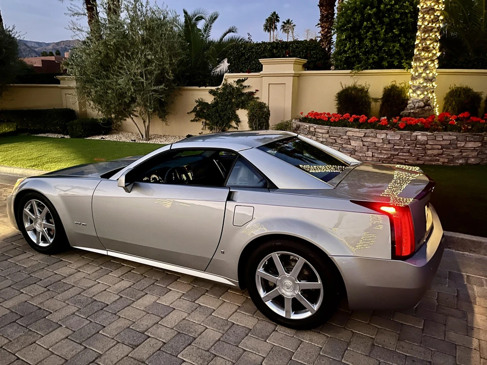 2008 Cadillac XLR - Image 13 of 31