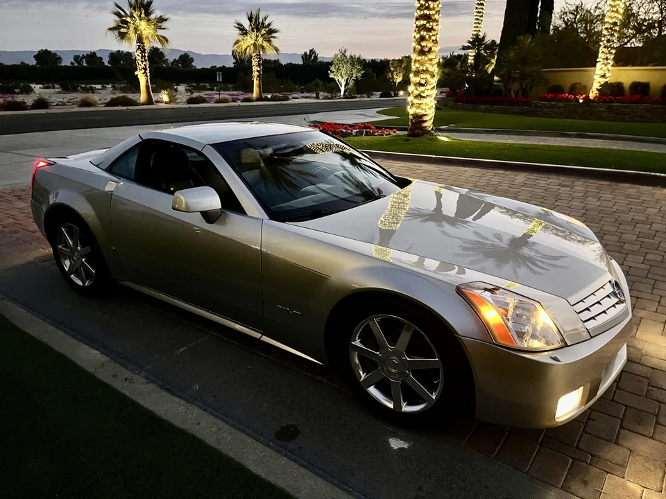2008 Cadillac XLR - Image 8 of 31